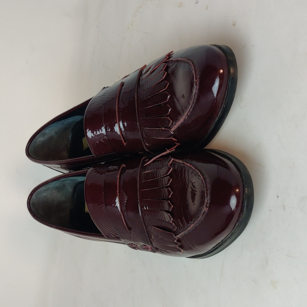 Bocage Innovation burgundy patent leather Gorgeous low heel loafer sz 38